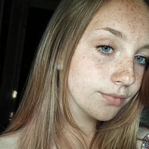 Meet your Posher, Claire